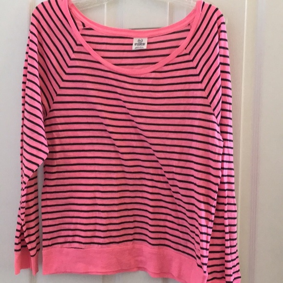 FINAL MARKDOWN LADIES Victoria’s Secret pink top medium - Picture 1 of 4